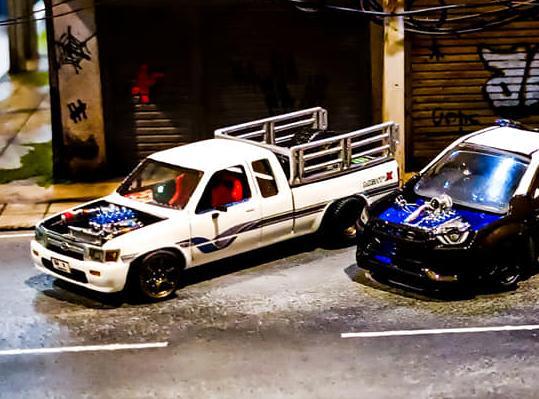 1/64 scale Toyota Hilux Mighty-X LN80