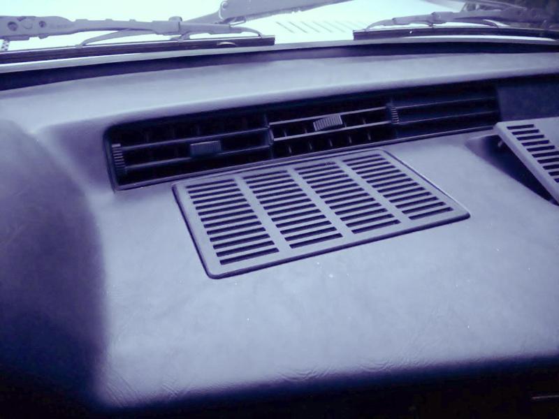BMW E21 center dashboard speaker cover