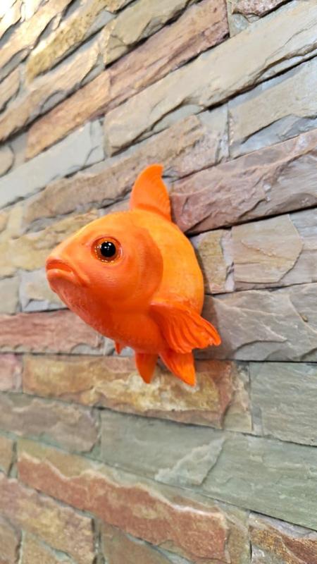 Gold fish head wall mount