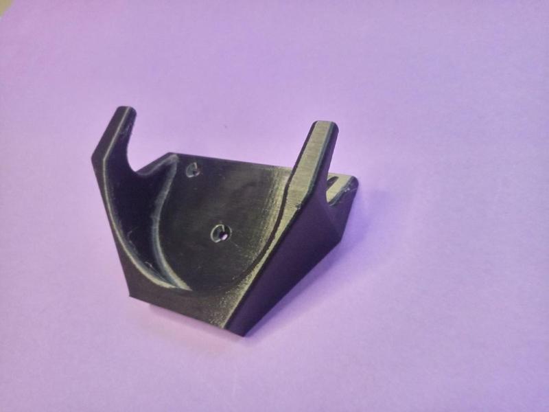 Skateboard Holder – Keep Your Board Off the Floor!