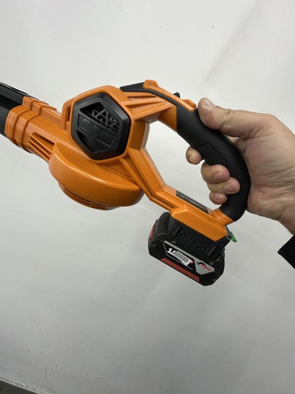 BOSCH PROFESIONAL 18V BATTERY ON VILLAGER FUSE TOOLS