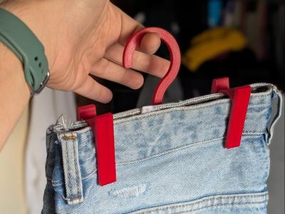 Smart Pants Hanger with Adjustable Clips