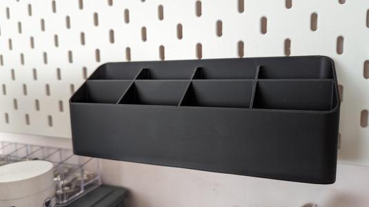 Skadis slanted 8 sectioned container