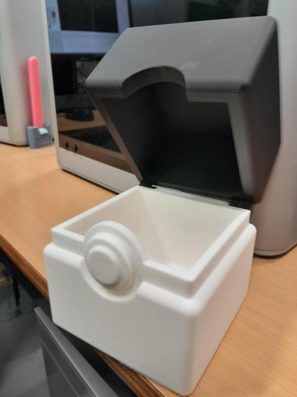 opening and closing pokebox