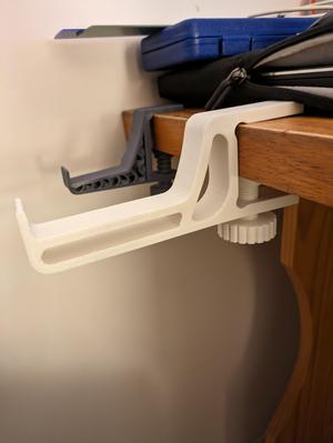 Minimalist Multi-Headphone Holder V2