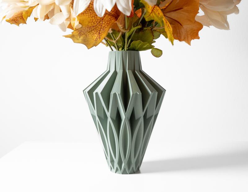 The Javero Vase, Modern and Unique Home Decor for Dried and Preserved Flowers