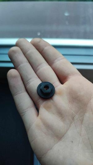 Corsa C arch lining trim nut