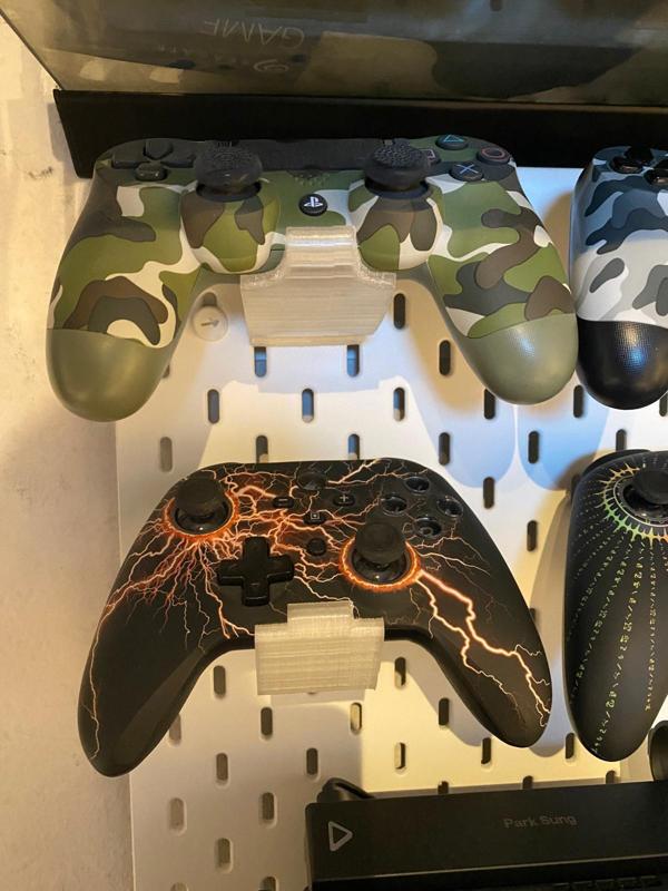 PS4 and Switch (XBox) controller holder for perforated walls