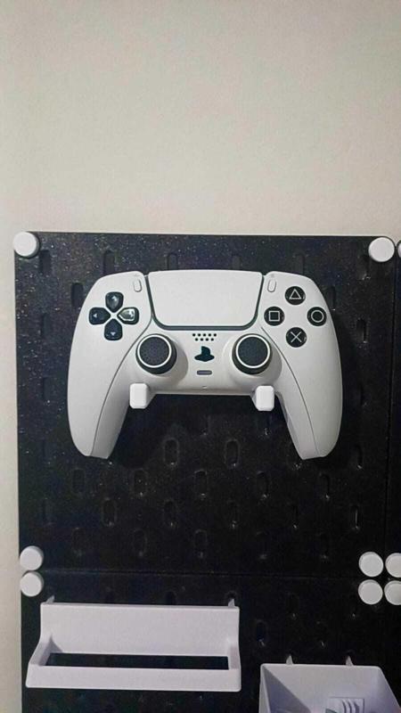 Pegboard PS4-PS5 Controller Holder