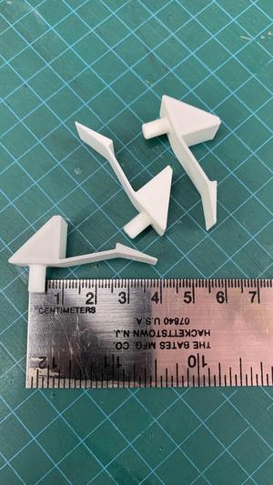 Locking shelf/cabinet peg - smaller peg diameter = 4.75mm