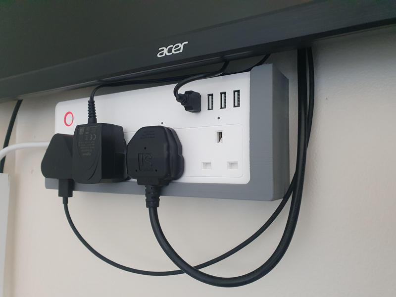 Calex Smart Power Plug Wall Mount