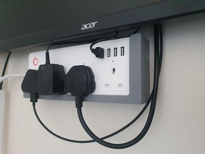 Calex Smart Power Plug Wall Mount