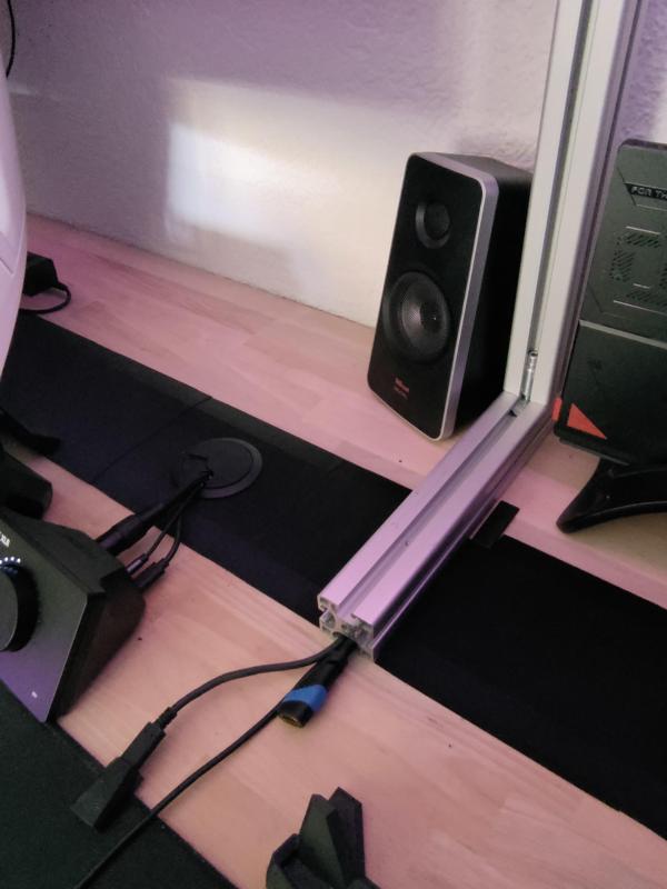 Desk Spacer / Kabel  Management