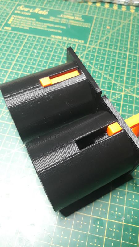 Záslepka (špunt) na díry od bazénových schůdků