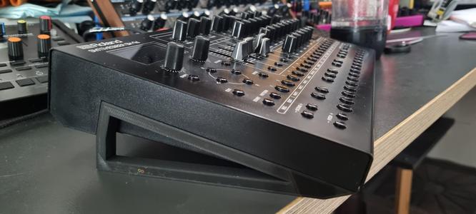 simple Riser for Roland SH-4D Synthesizer