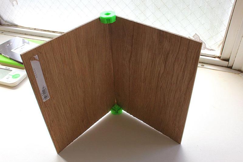 Corner fixture