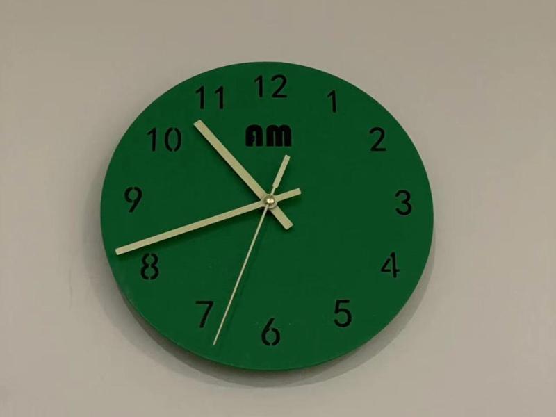 Clock face, the numbers can be chosen to be hollow, not added or printed separately and knocked in. You can buy a 60X60 mm electronic wall clock movement by yourself. 