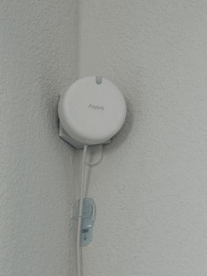 Aqara FP2 corner mount w/ adhesive (3M picture hanging strips)