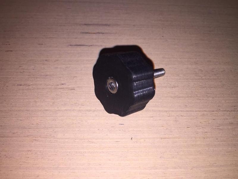 Knob insert for M4 machine screw with socket-head cap