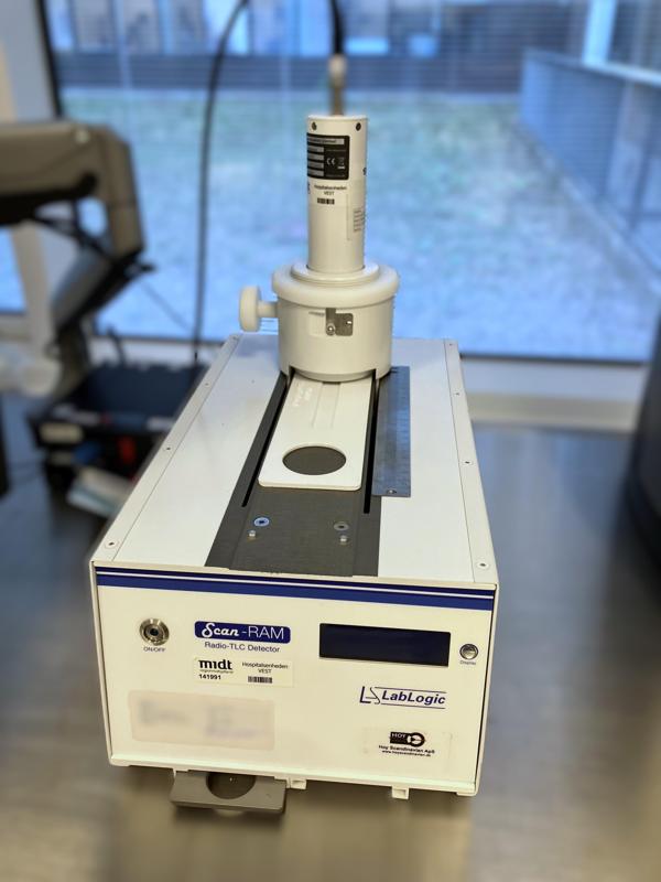 TLC Sample Plate Holder for Scan-RAM Spectrometer