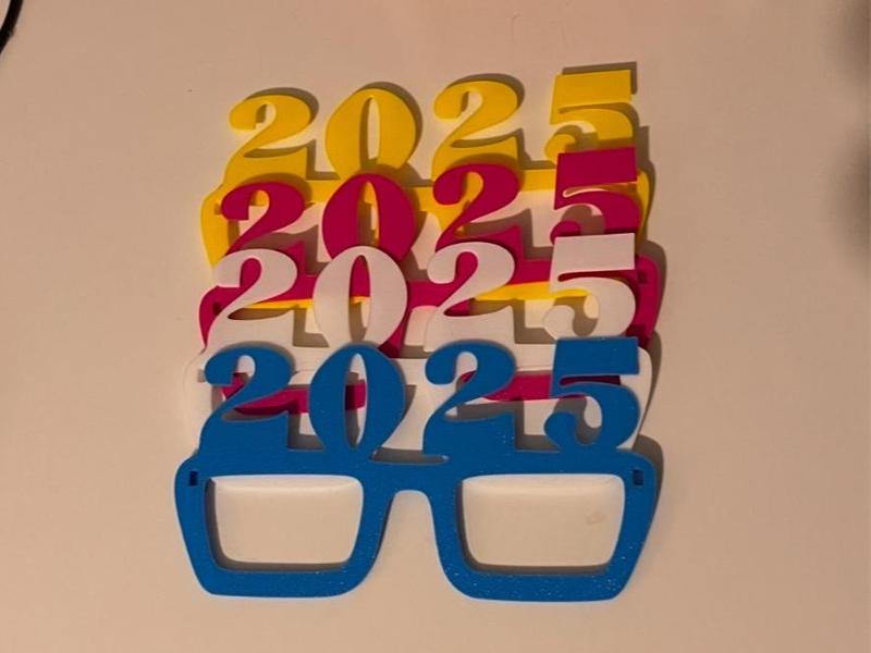 Glasses for end of year celebrations 2025 - Man
