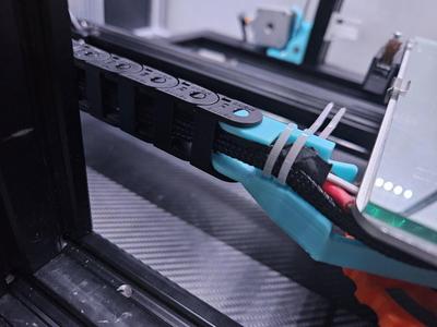 CR-10 Y-axis purchased drag chain with solid bed mount