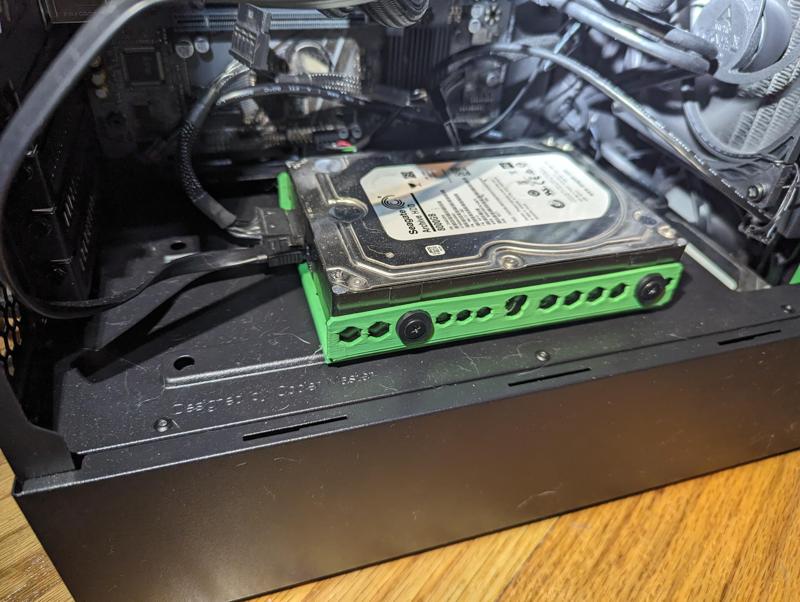 2.5" SSD to 3.5" HDD mount tray