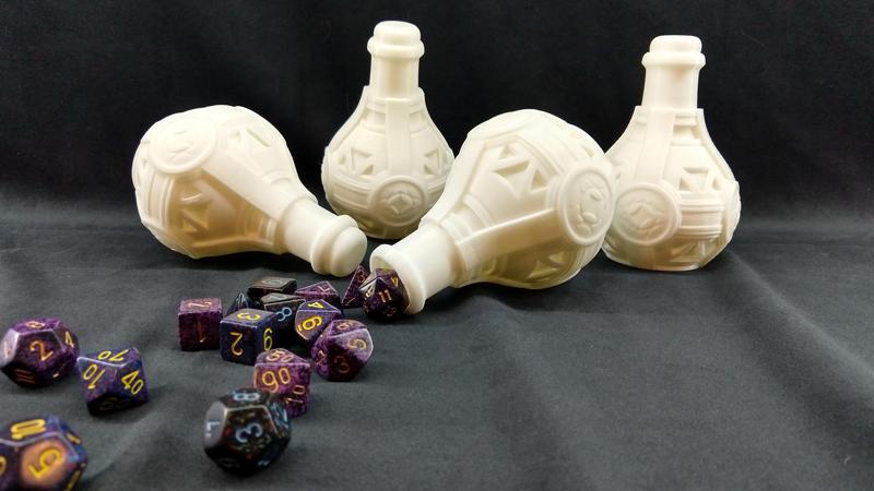 Alchemists potion bottle Dicebox (Threaded)