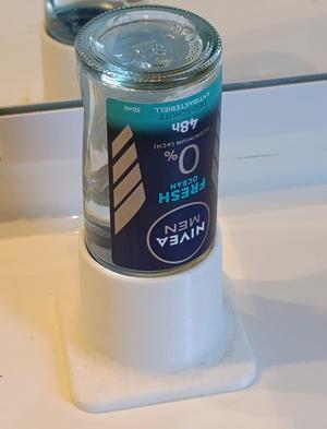 Nivea deostick stand