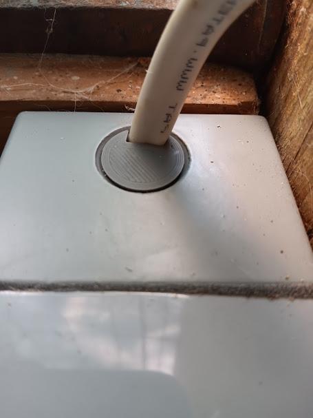 Outdoor Gang Box 1/2 inch Hole Plug