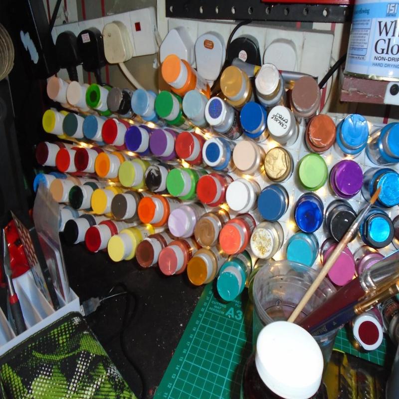 25 x 59ml paint pot holder wall mountable