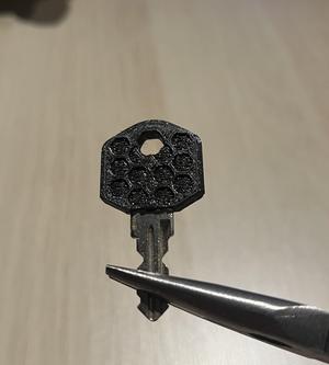 Klíč šatní skříně / skřínky na denní místnosti