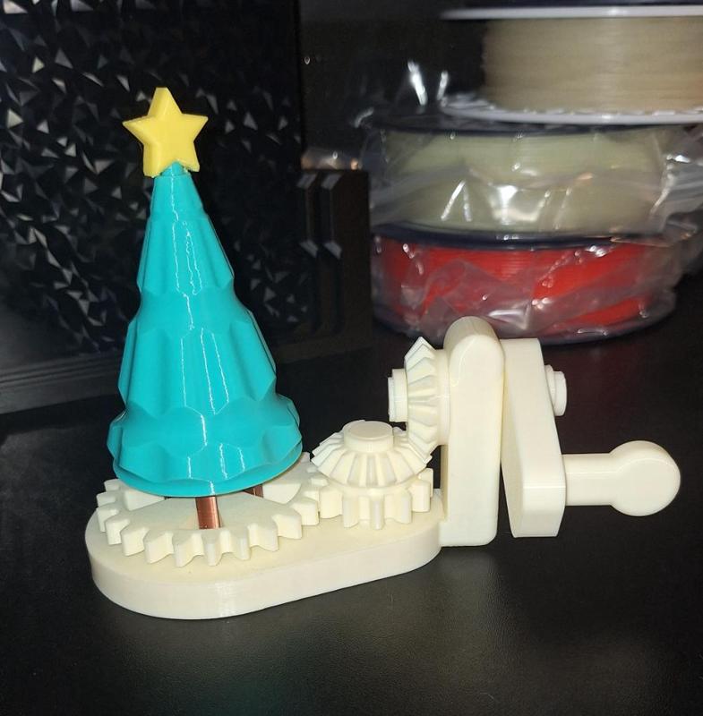 Spining Christmas tree