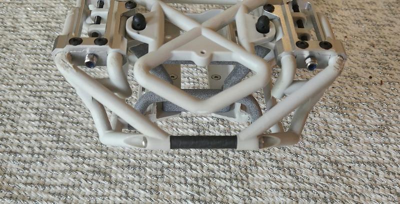 Axial Ryft front cross brace