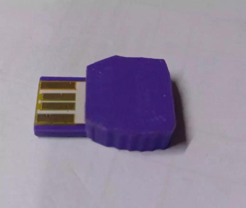 Wireless mouse dongle housing