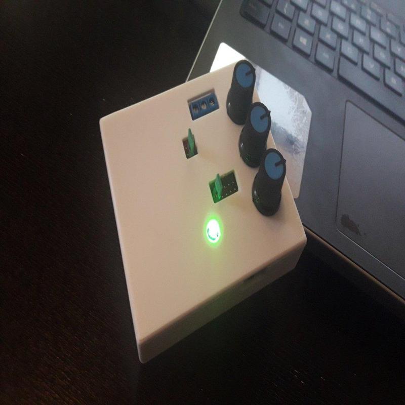 box for Signal Geneartor XR2206