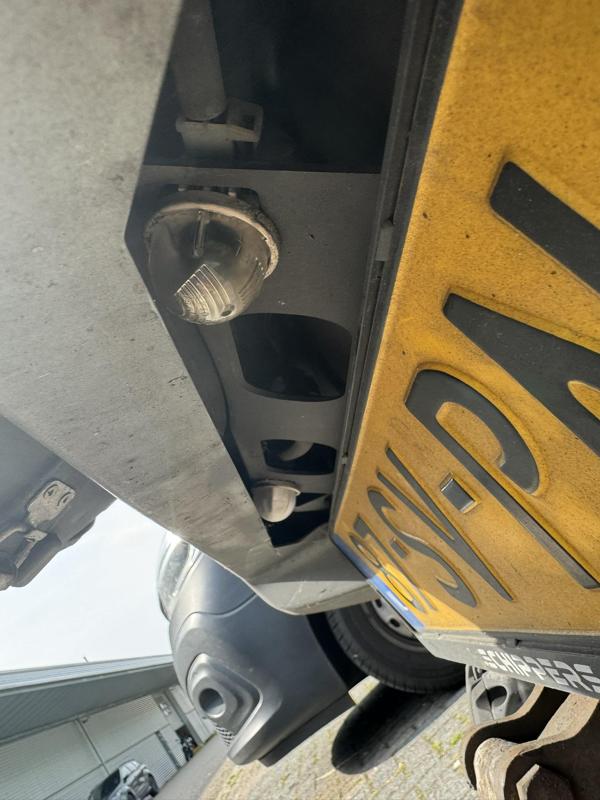 Suzuki Grand Vitara licence plate light cap