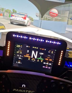 6.8" DDU for simracing
