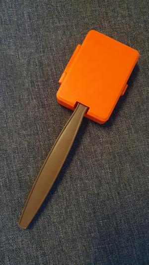 Spoon box for MRE spoon