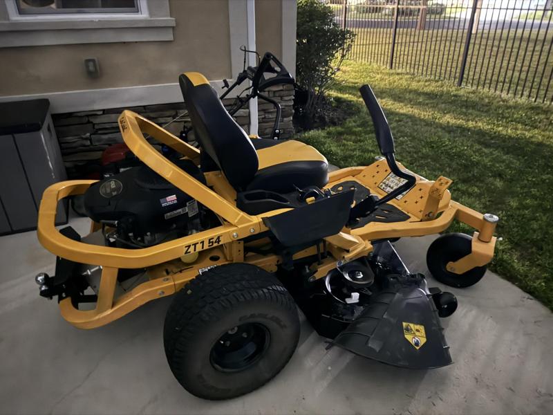 Cub Cadet ZT1+ZT2 Battery Mount Cam Lock