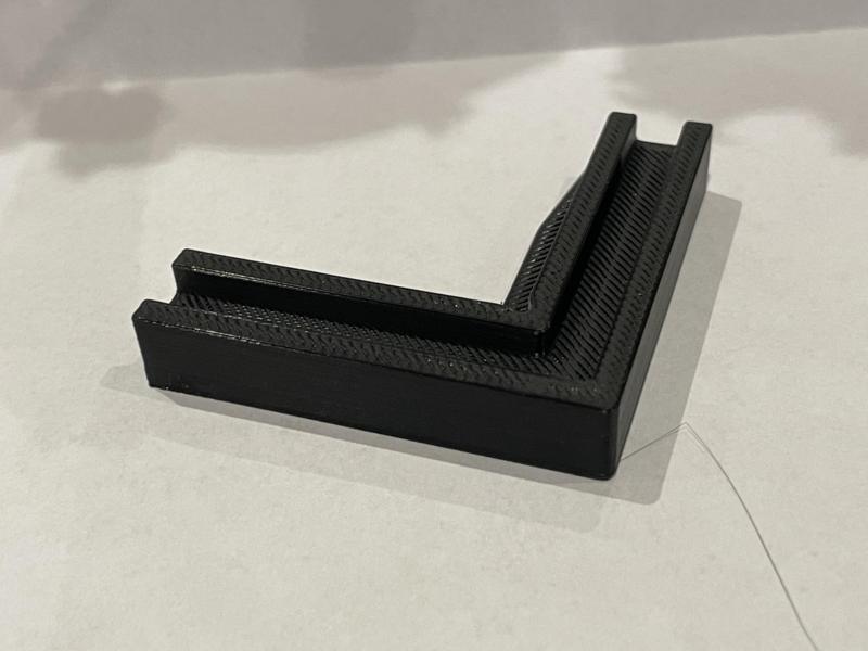 Replacement Inner Corner for Window Screen (25x10 mm)