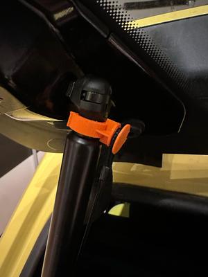 Renaul Twingo car trunk clip