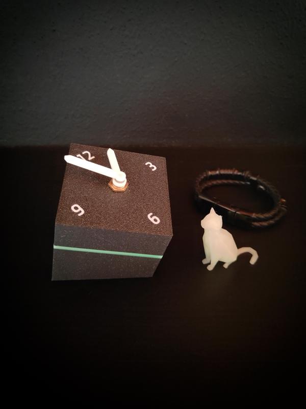 Qbe Clock (Free edition)