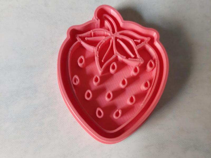 Strawberry Cutter