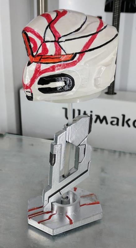 Halo Forerunner Helm display