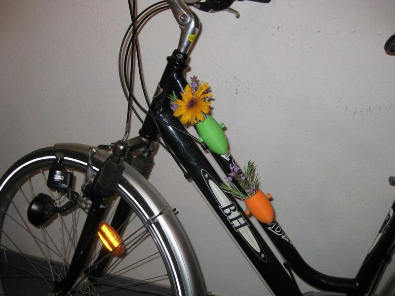 Flowerpot for bike