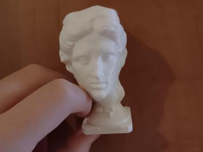 Apollon sculpture