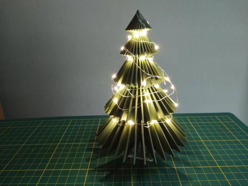 Modern Christmas Tree 150mm high