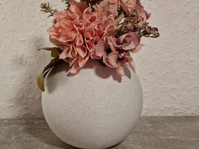 Klotvas sphere vase
