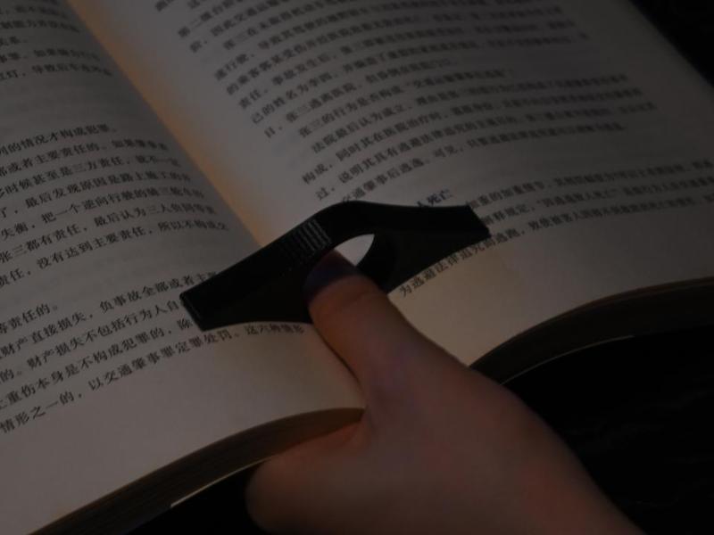 One-handed Reading Tool